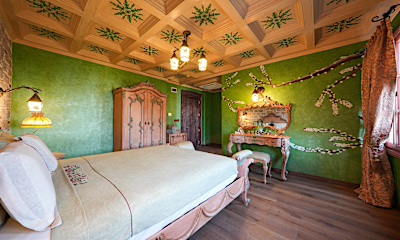 Antique Deluxe Room
