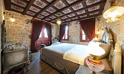 Antique Deluxe Room