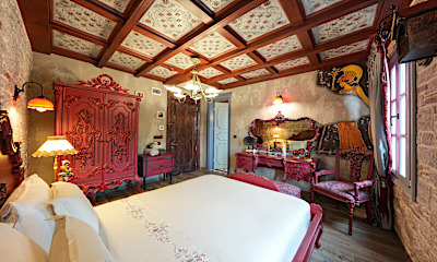 Antique Deluxe Room