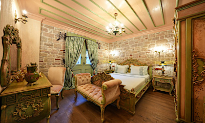Antique Superior Room