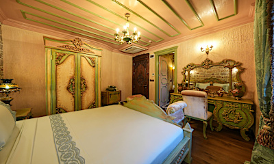 Antique Superior Room
