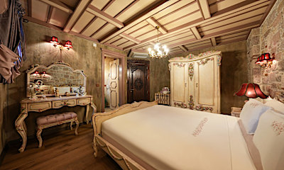 Antique Superior Room