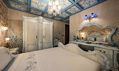 Antique Superior Room