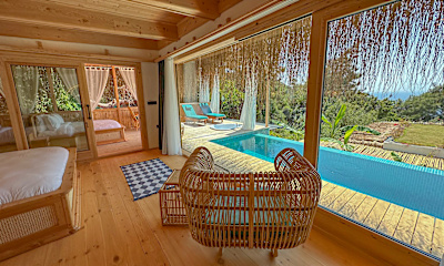 Mercan ( Exclusive Honeymoon - Deniz Orman Manzaralı Özel Havuzlu ve Jakuzili )