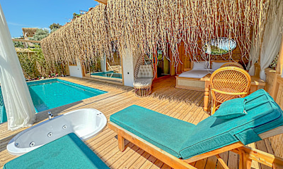 Mercan ( Exclusive Honeymoon - Deniz Orman Manzaralı Özel Havuzlu ve Jakuzili )