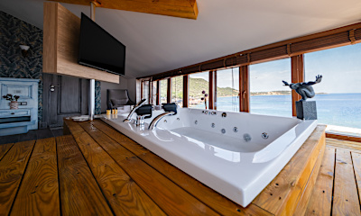 Deniz Manzaralı Jakuzili King Suite