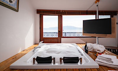Deniz Manzaralı Jakuzili King Suite