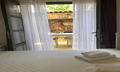 Verandalı 3 Kişilik Oda