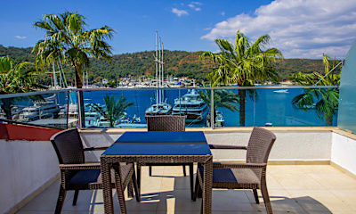 Honeymoon Suite with Jacuzzi and Terrace