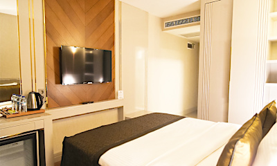 Signature Deluxe Room
