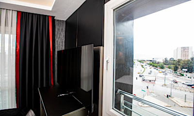 Deluxe Corner Oda