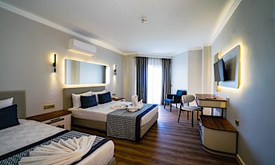 Standart Havuz Manzaralı Balkonlu