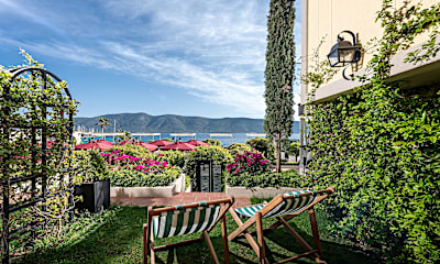 Deluxe Garden Sea View Room