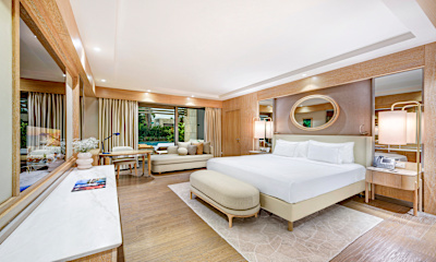 Pearl Pool Room