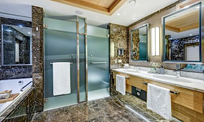 Pearl Pool Room
