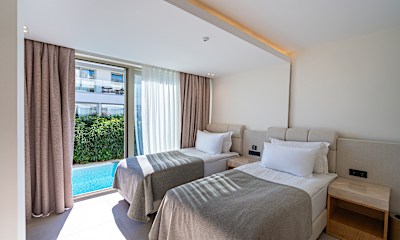 Amarilla Villa