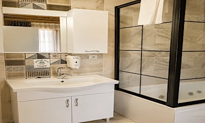 Economy Room