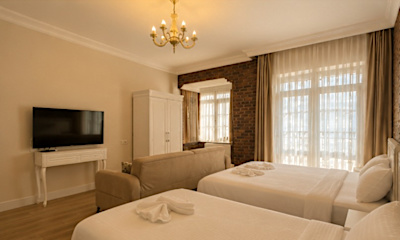 Junior Suit Room