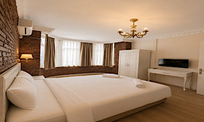 Junior Suit Room